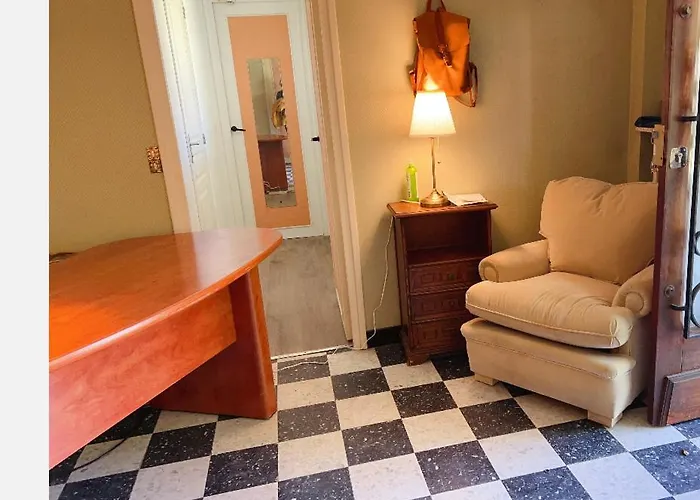 Quarto em Acomodações Particulares 住在巴黎 *